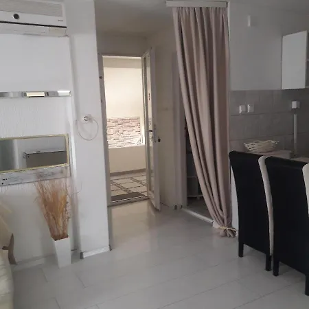 ゲストハウス Apartmani Nis Ni