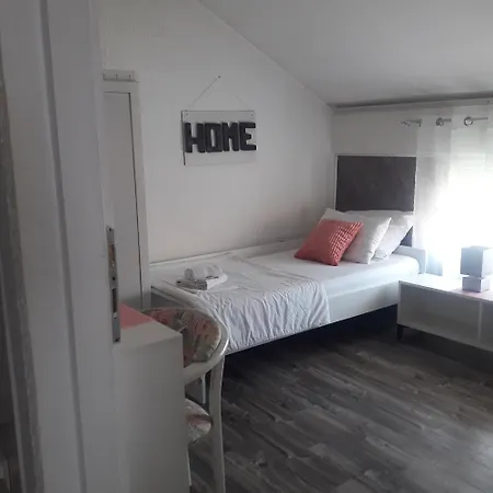ゲストハウス Apartmani Nis Ni