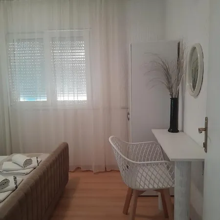 Apartmani Nis Gæstehus 3*