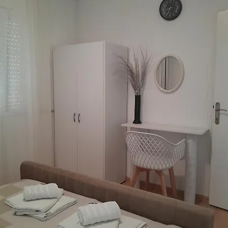 ゲストハウス Apartmani Nis Ni